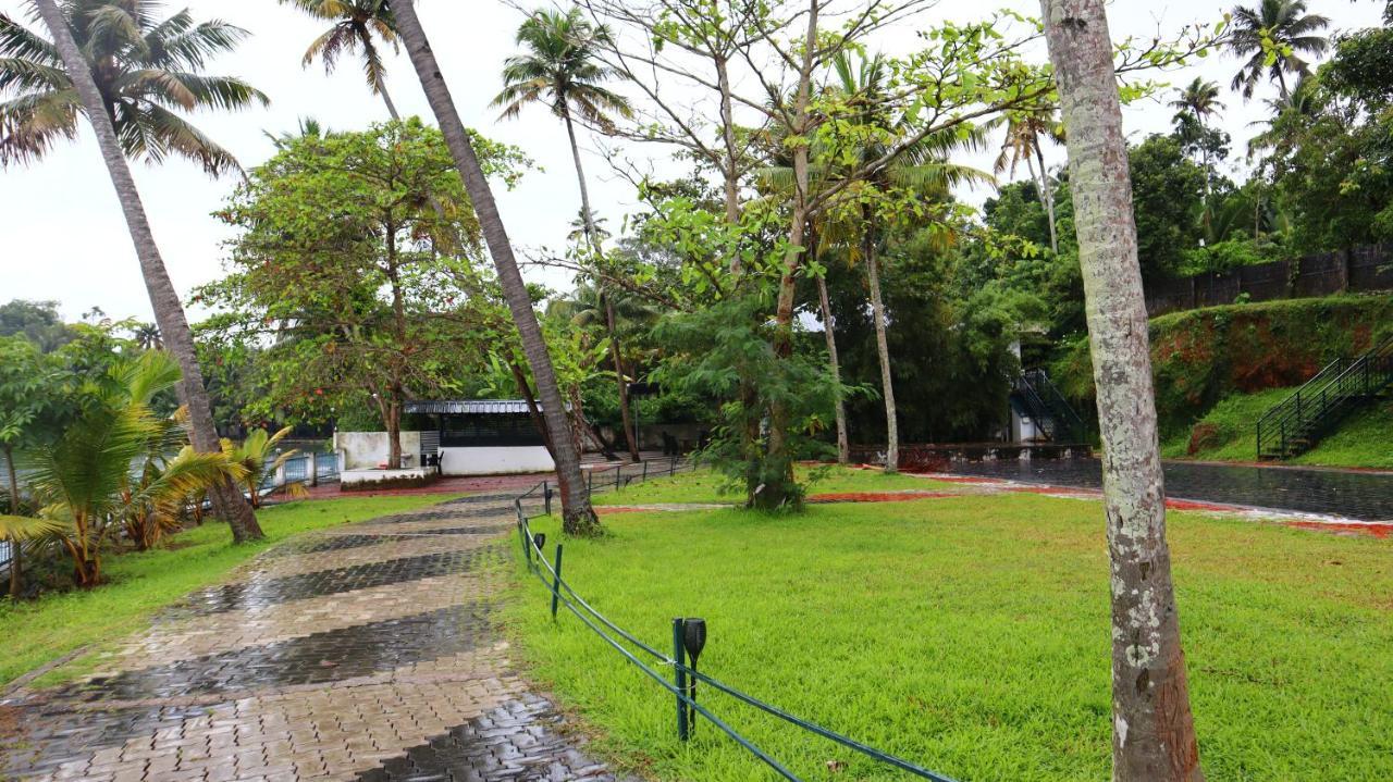 Ripples Service Villas Kollam Exterior photo