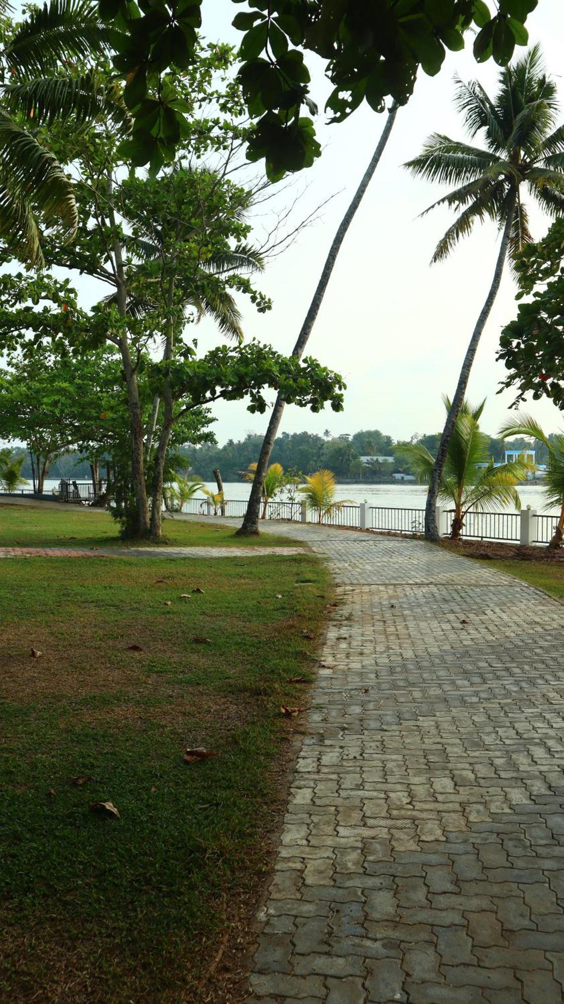 Ripples Service Villas Kollam Exterior photo